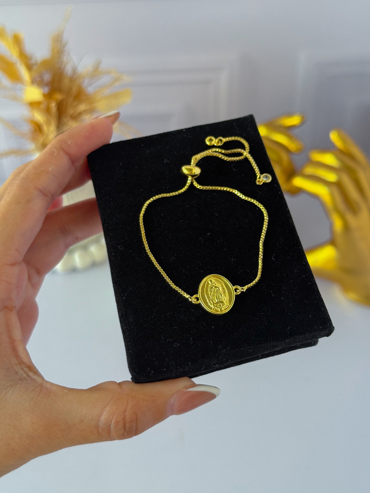 Pulsera sencilla de la Virgen