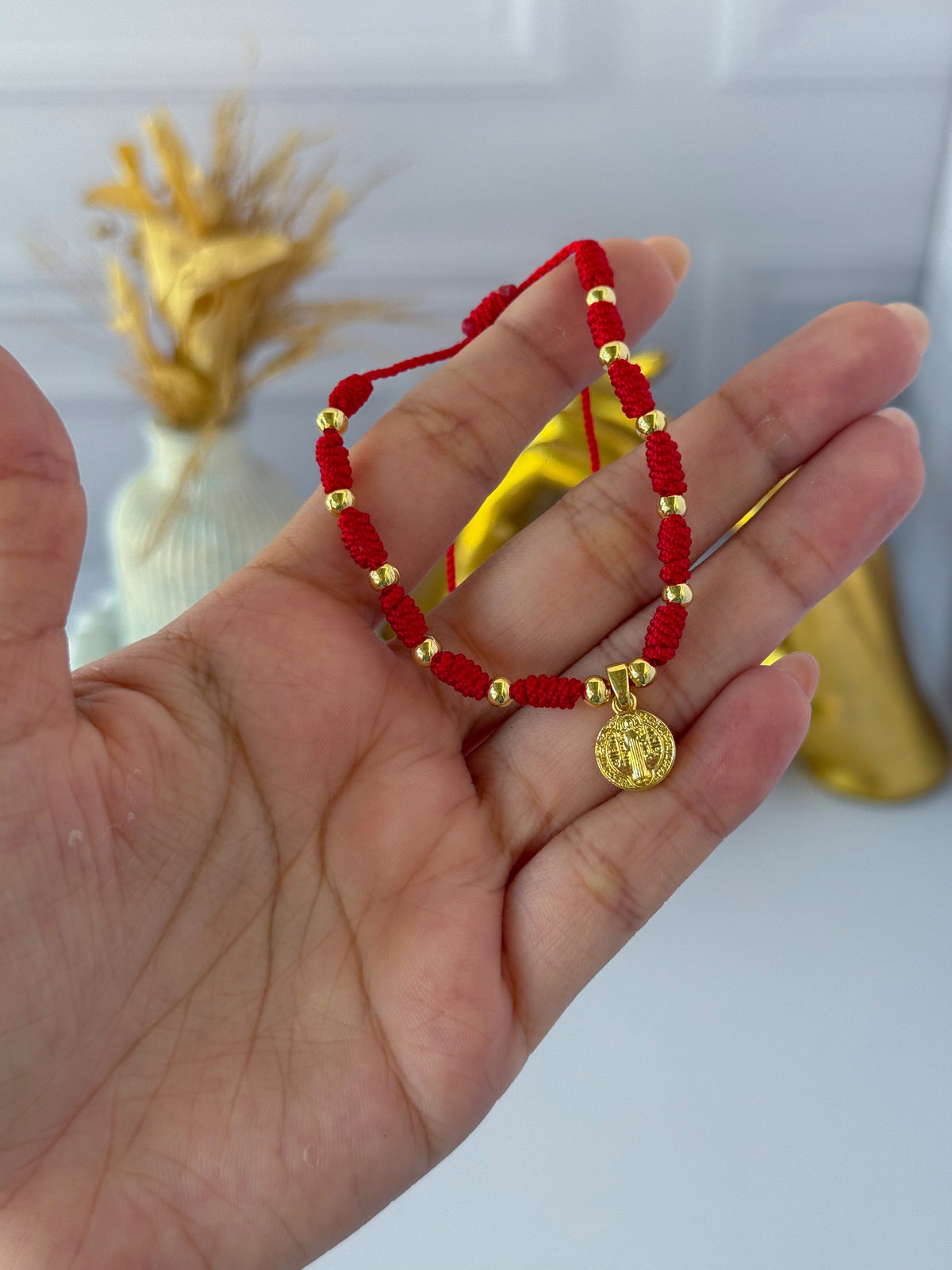 Pulsera de San Benito con nudo corredizo