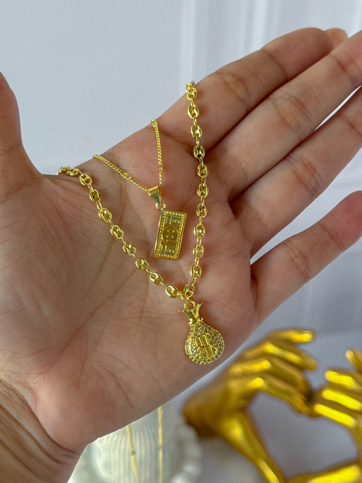 Dúo de cadenas para compartir “dinero”