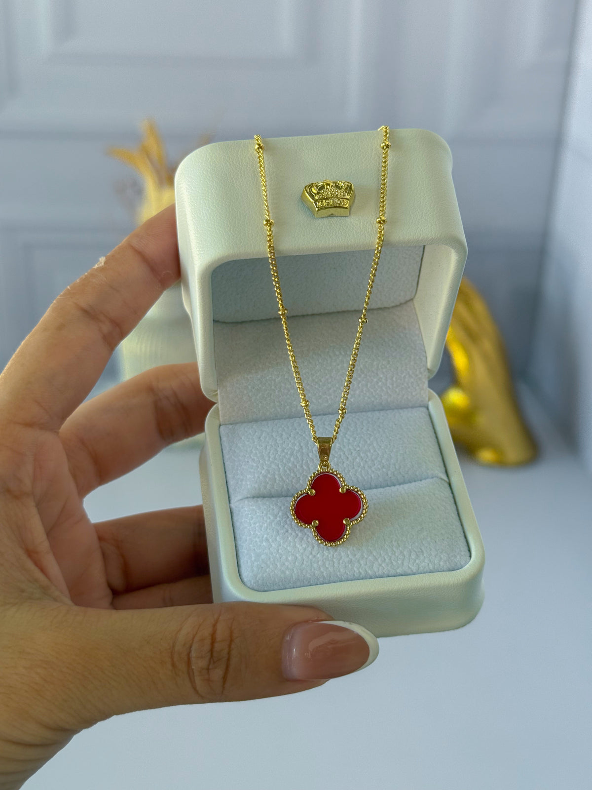Cadena de trébol rojo