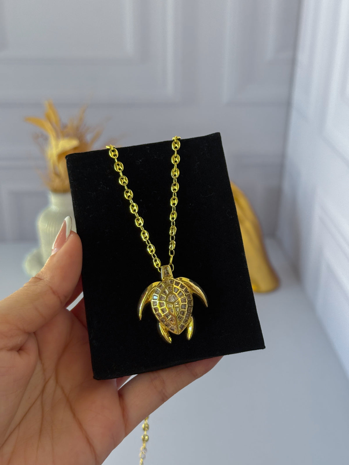 Cadena de tortuga tejida Gucci