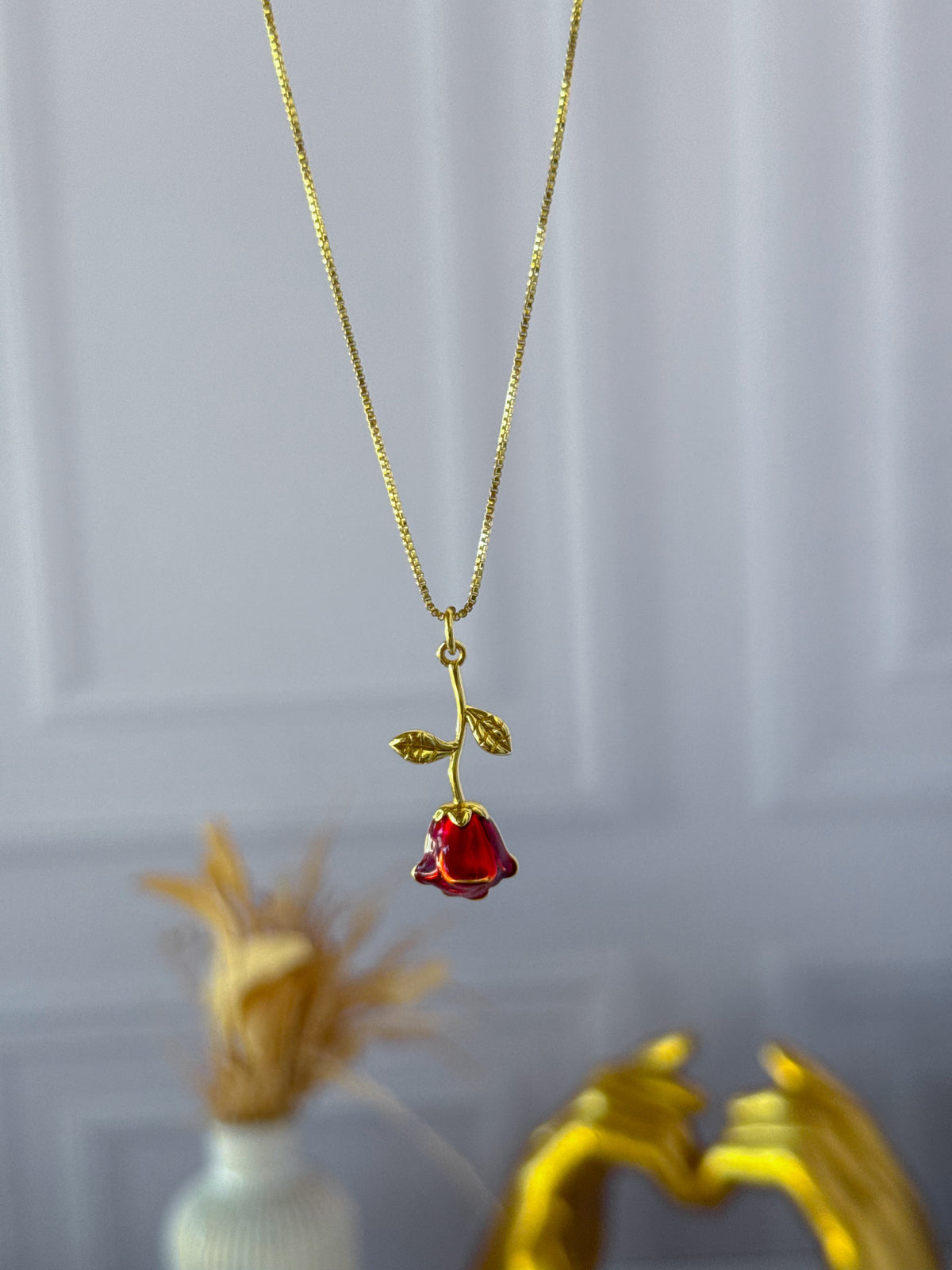 Simple pink chain