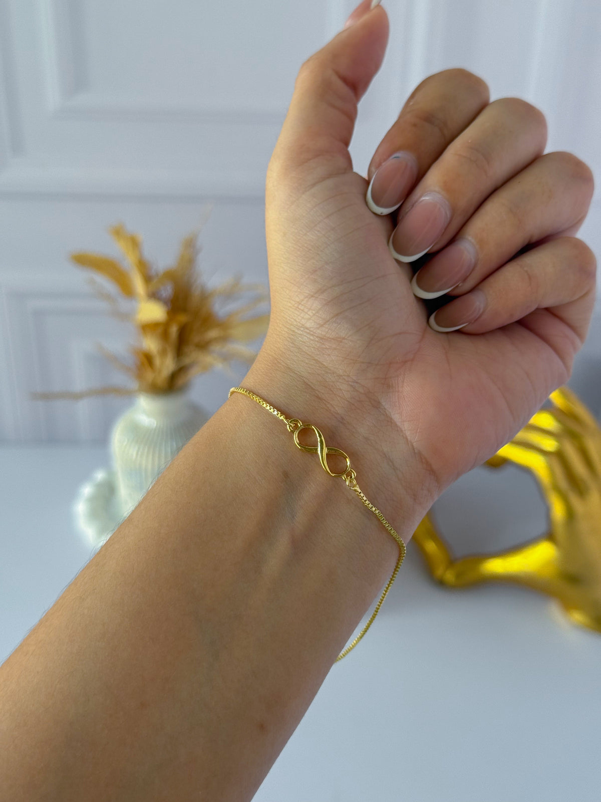 Infinite bracelet