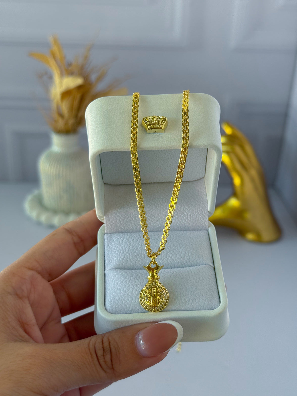 Money bag chain