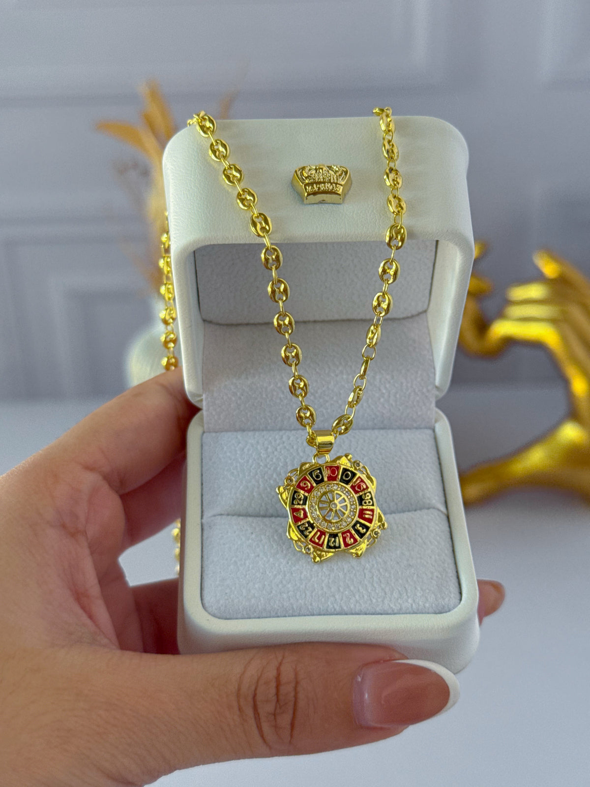 Gucci roulette chain knit