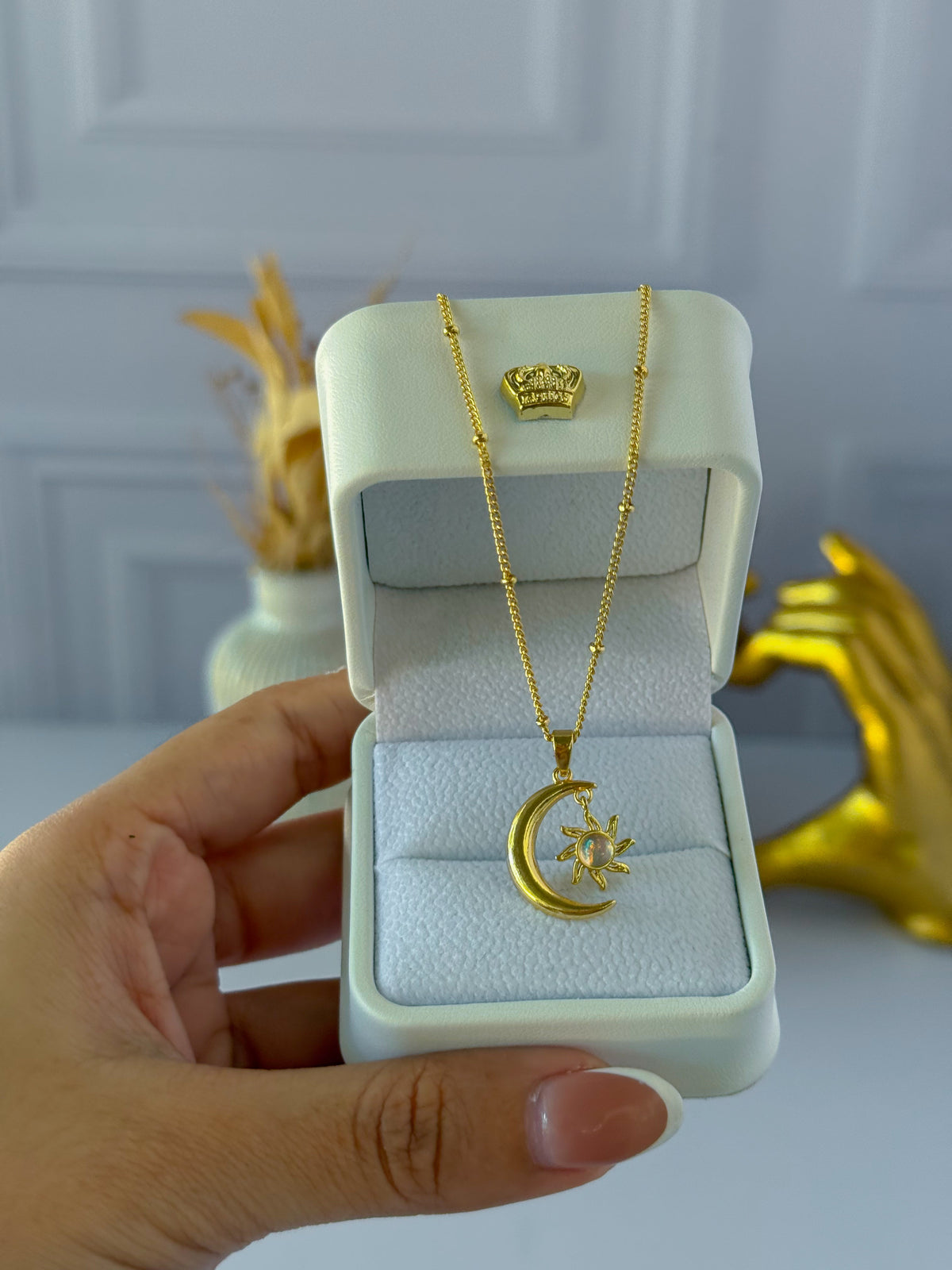 Moon and star chain