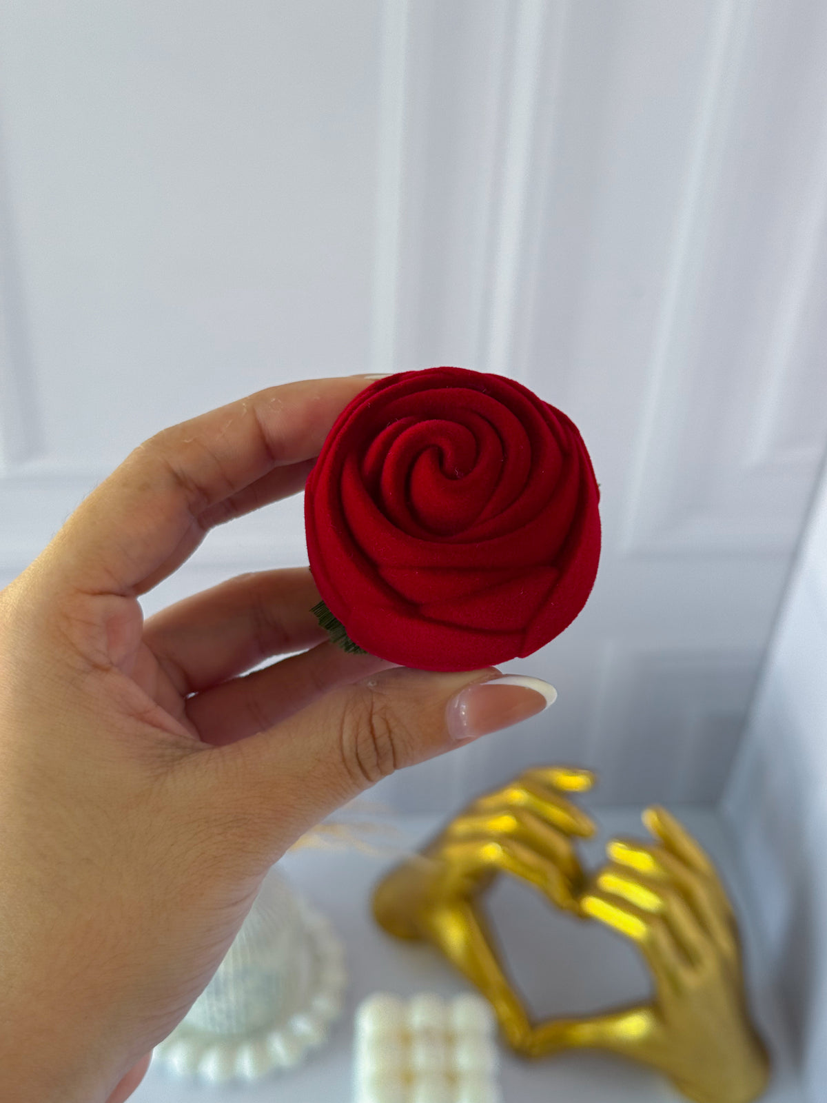 Anillo promesa con cofre de rosita
