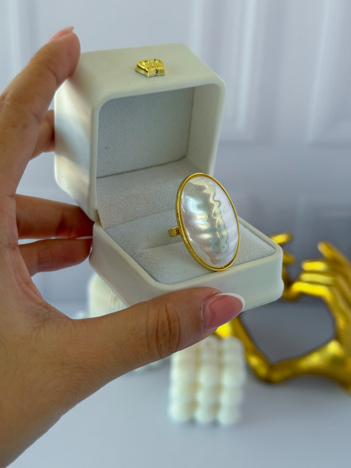 Large oval pearl ring