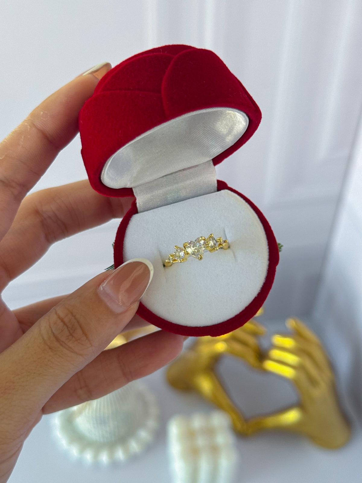 Anillo promesa corazón piedritas