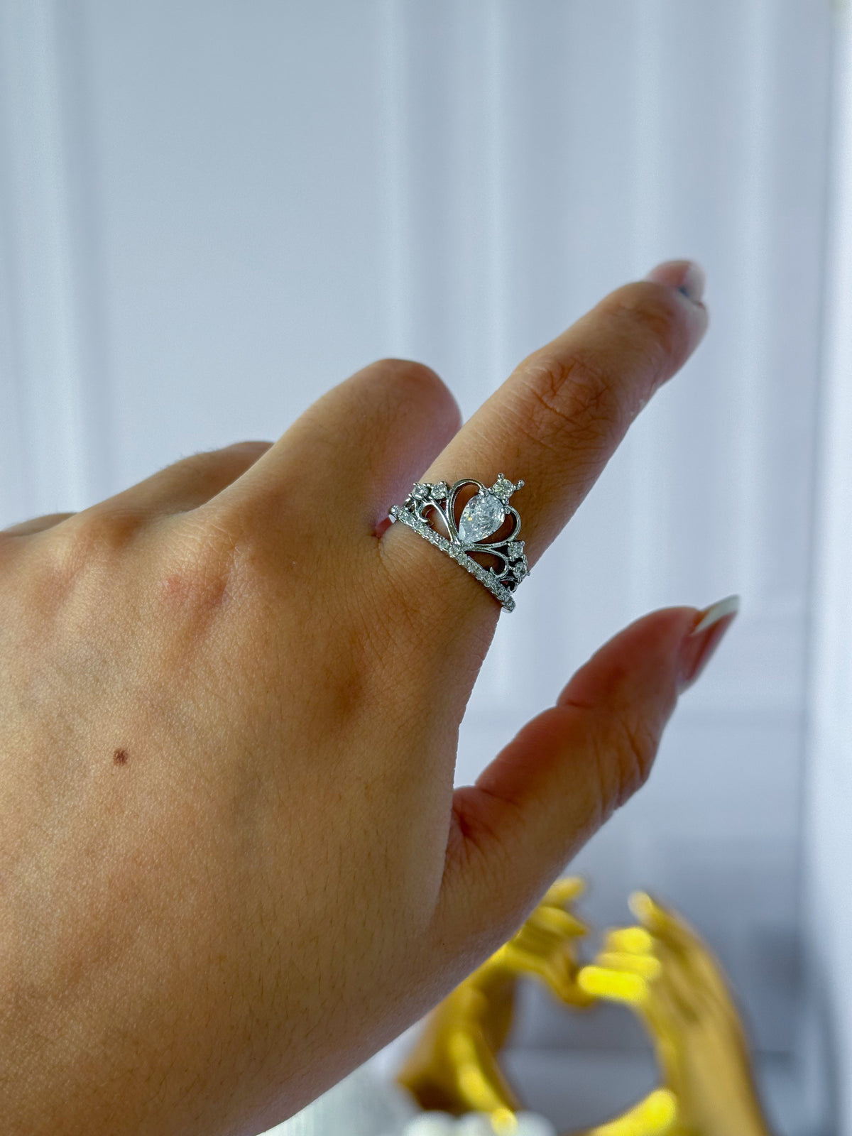 Anillo de corona plateado