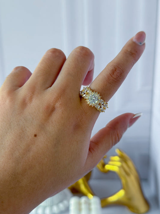 Anillo grande con perlas