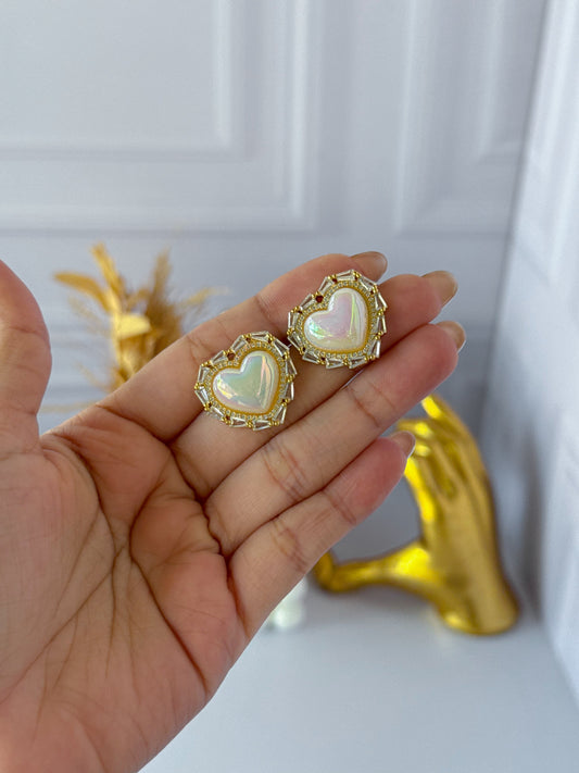 Aretes de corazón perlado