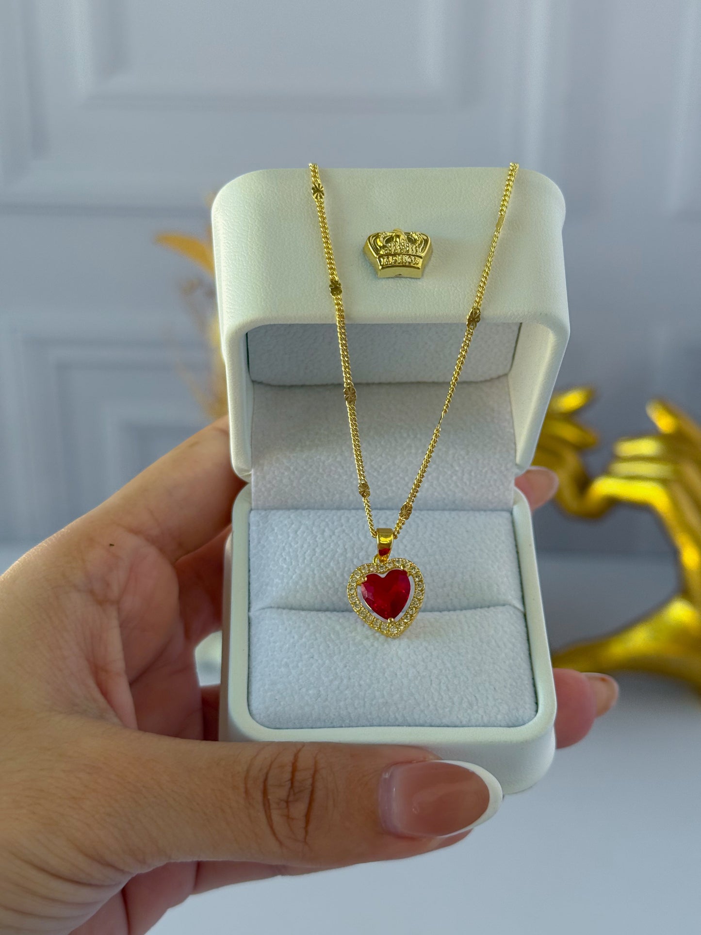 Cadena de corazón rojo