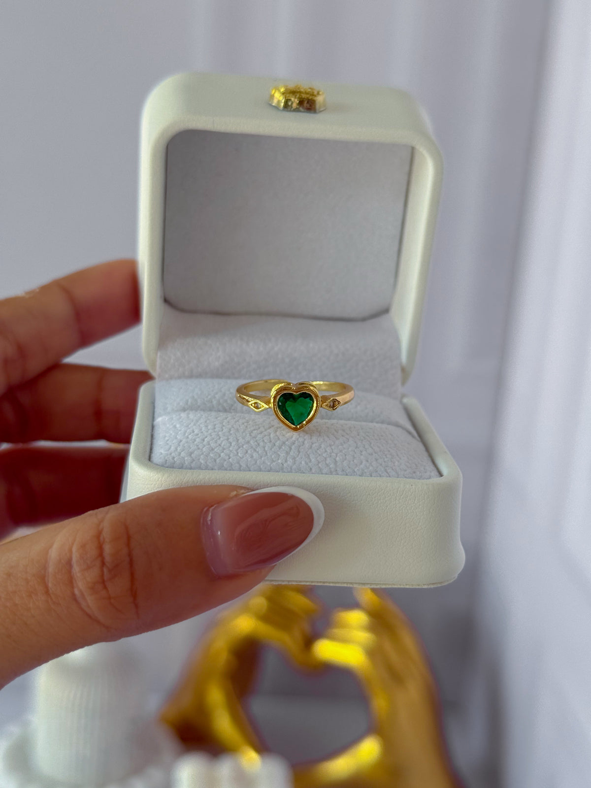Simple heart ring