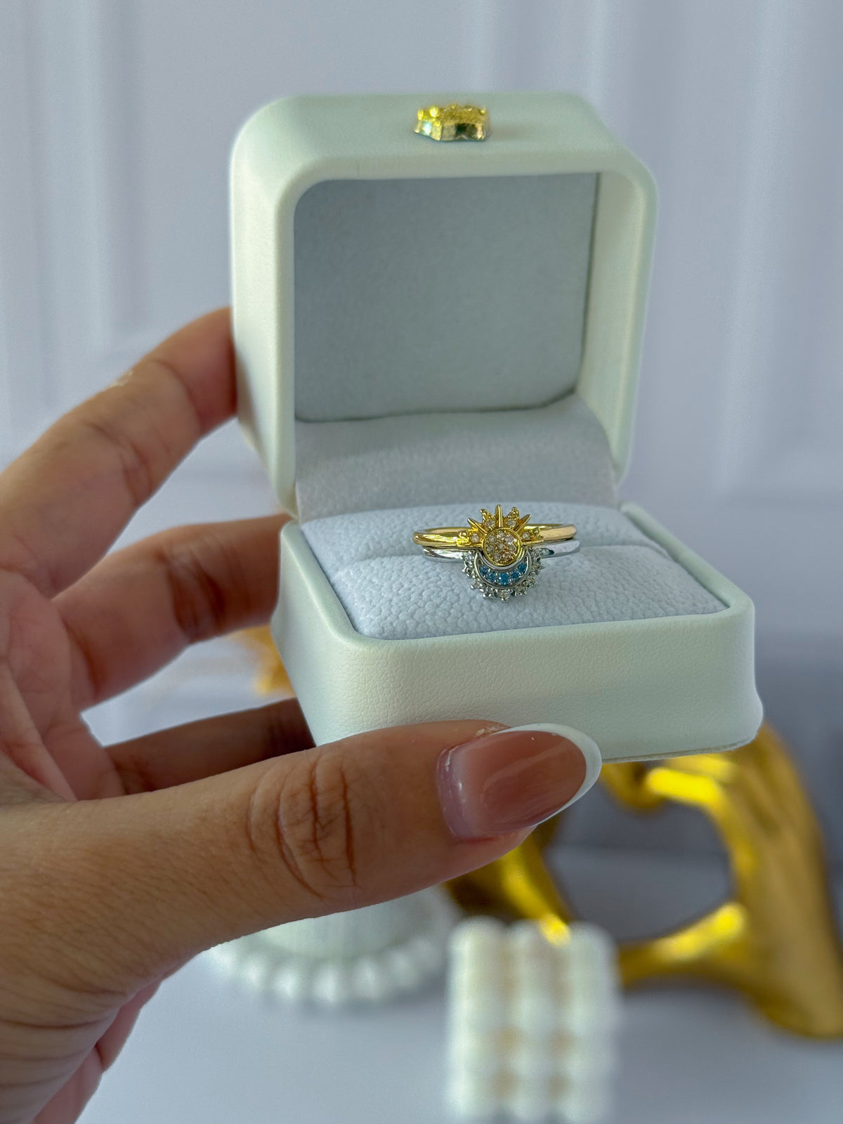 Sun and moon couple ring includes chest