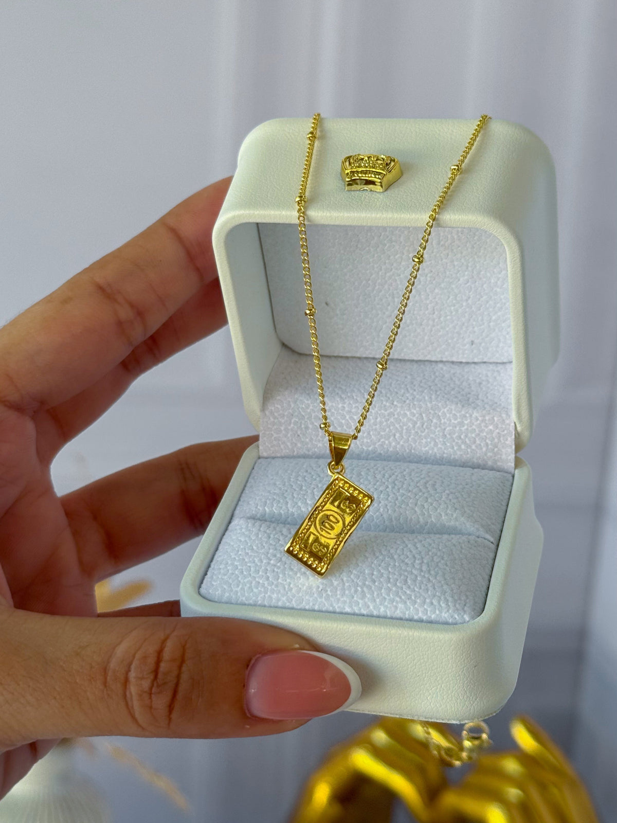 Dollar chain