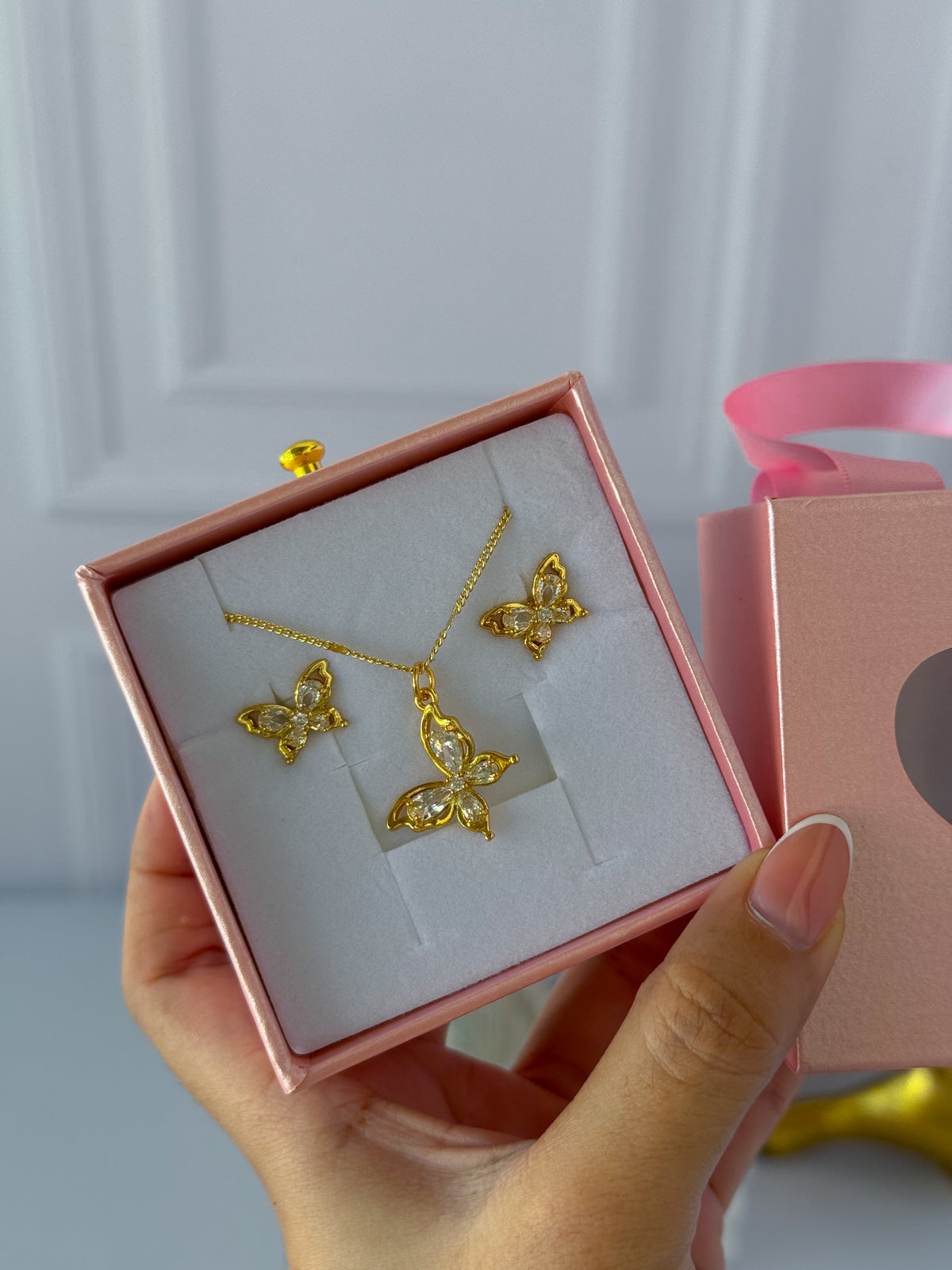 Combo mariposa con caja corazón