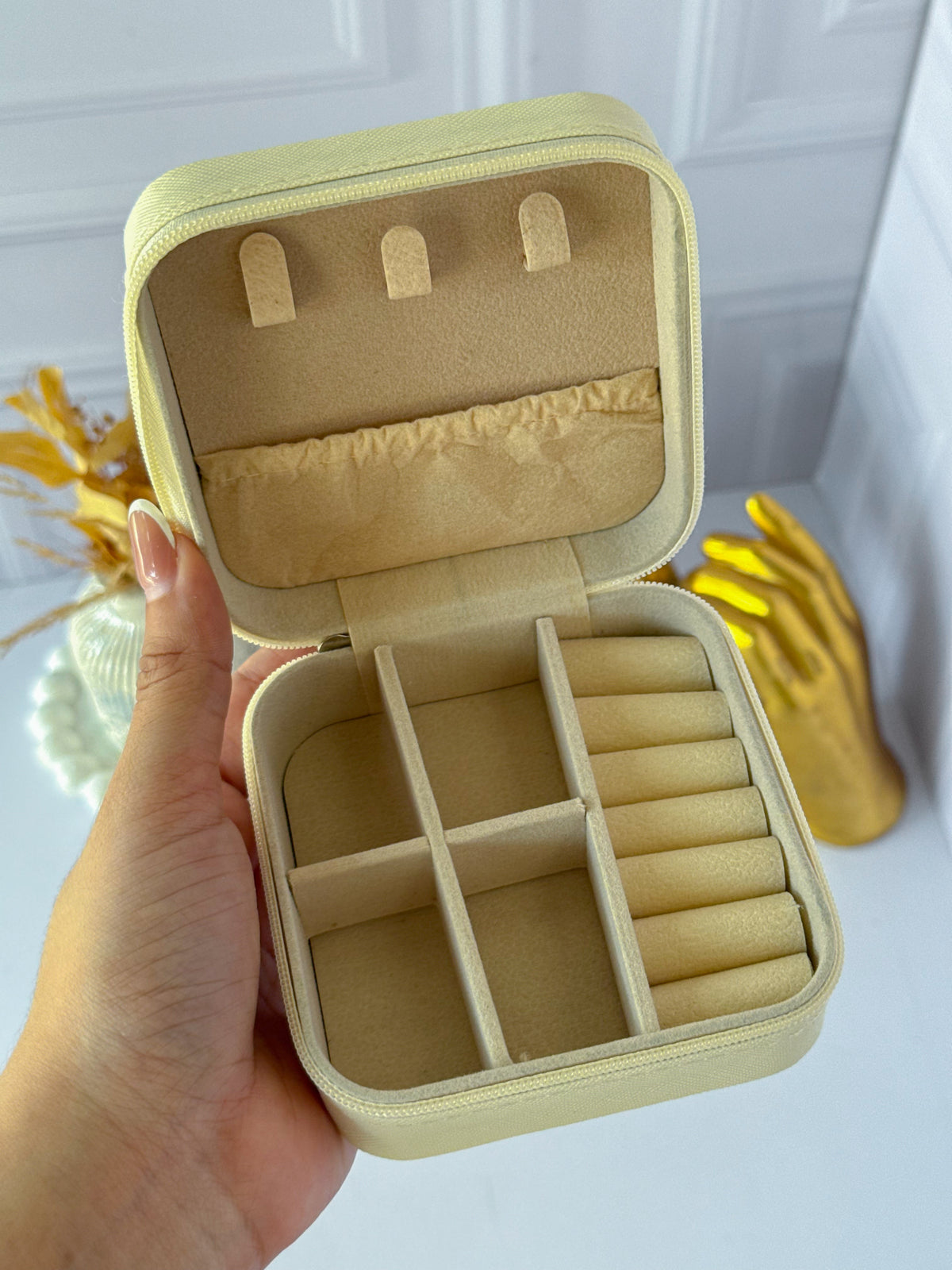 White travel jewelry box