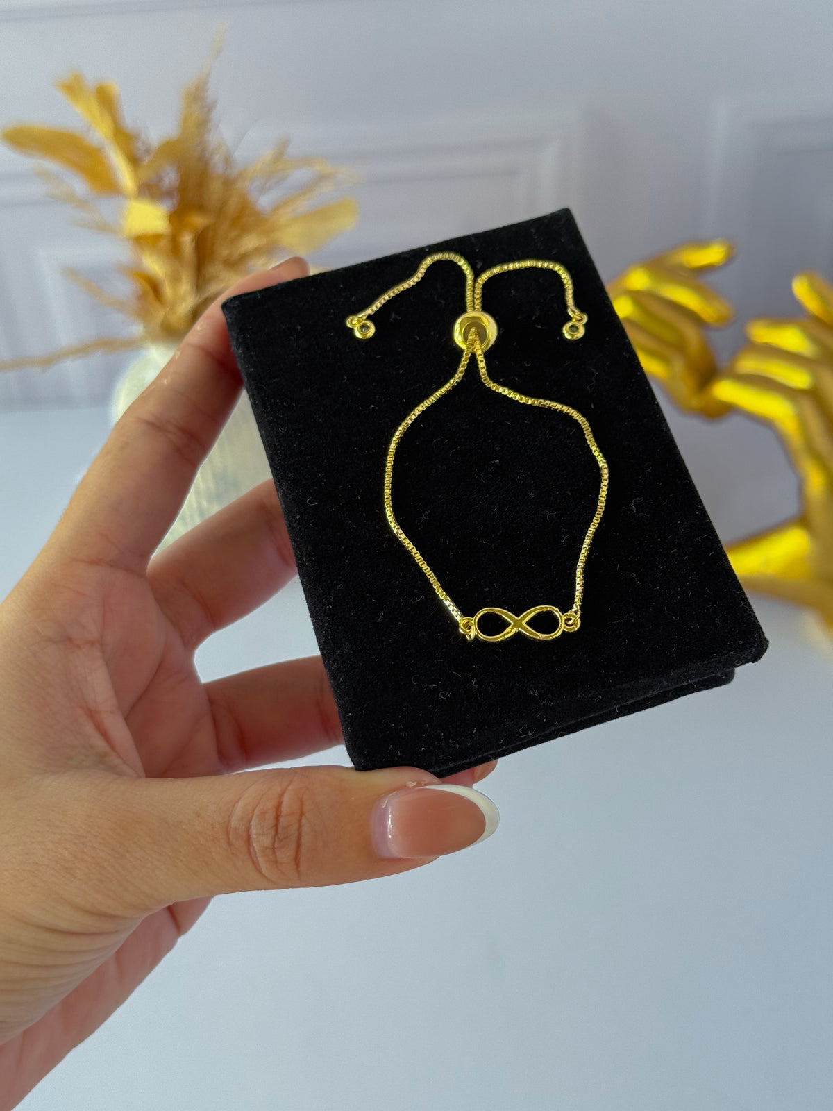 Infinite bracelet