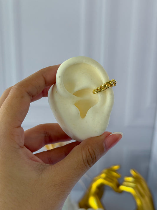 Ear cuff trenzado