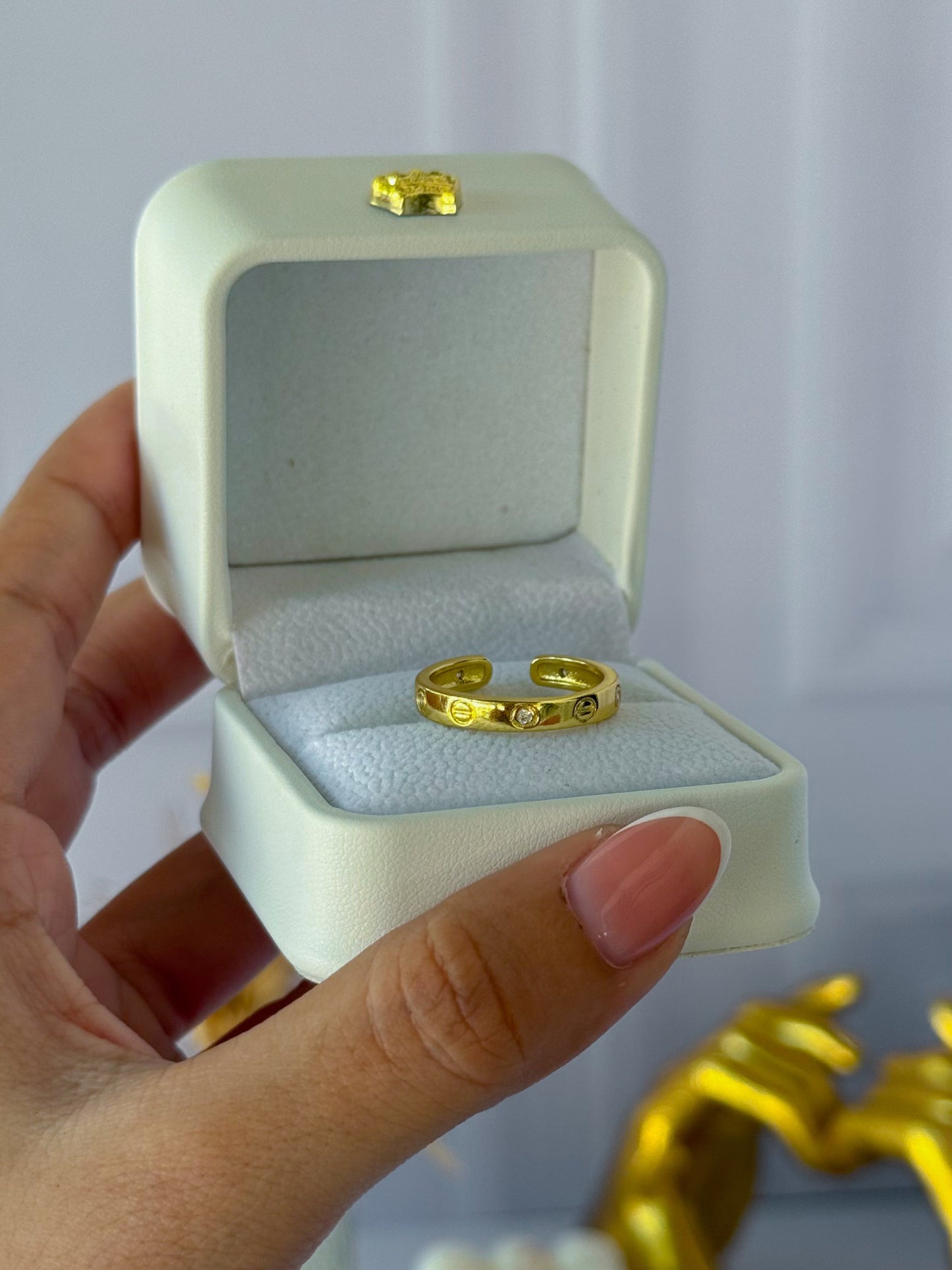 Cartier anillo sencillo