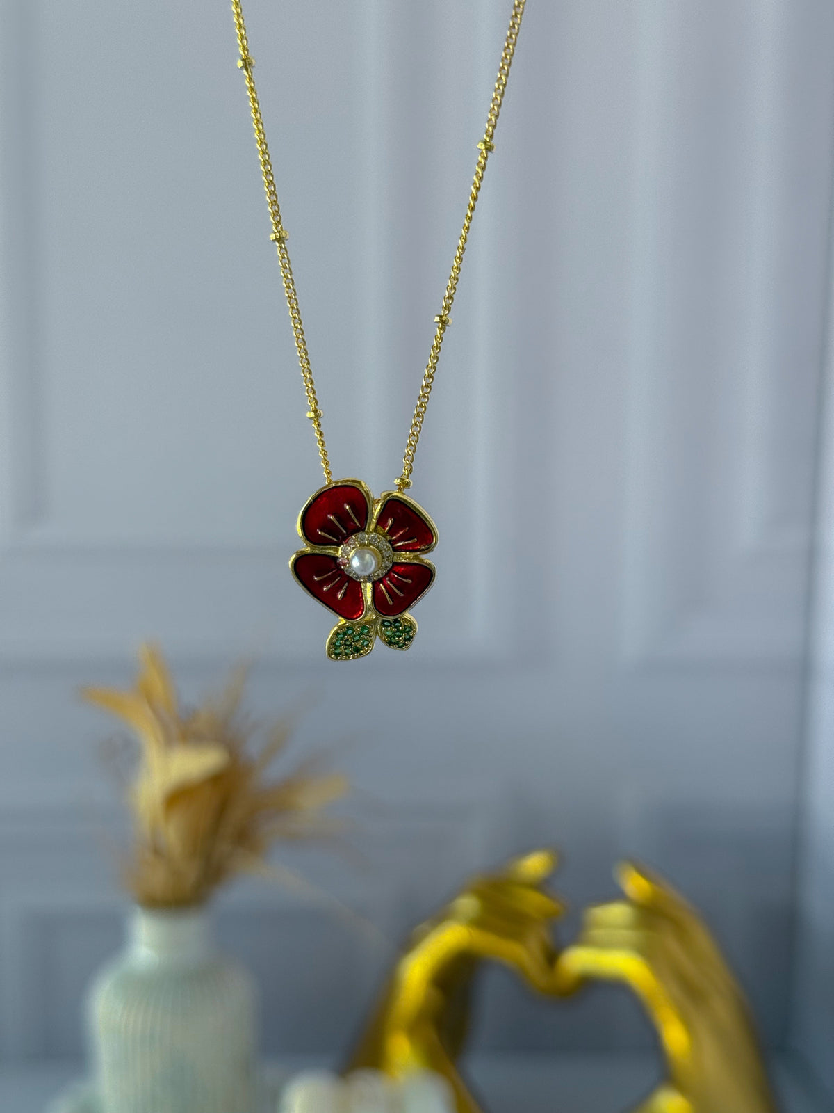Red flower chain