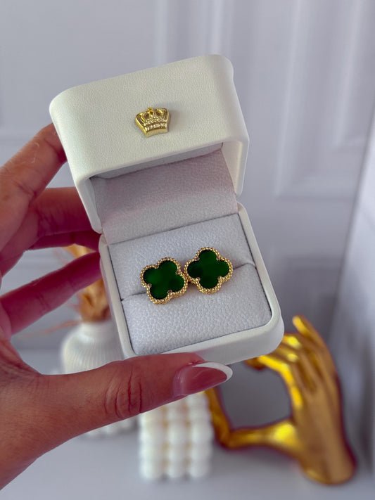 Green clover top