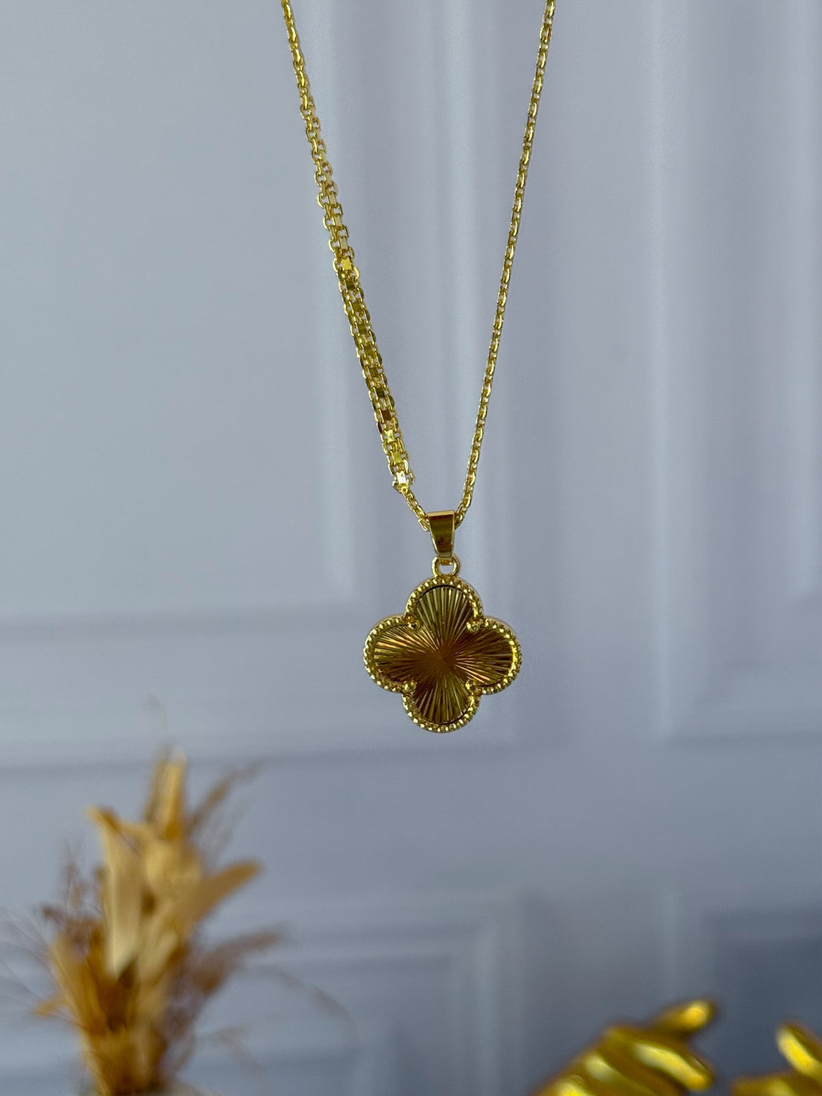 Large Chinese knot clover chain