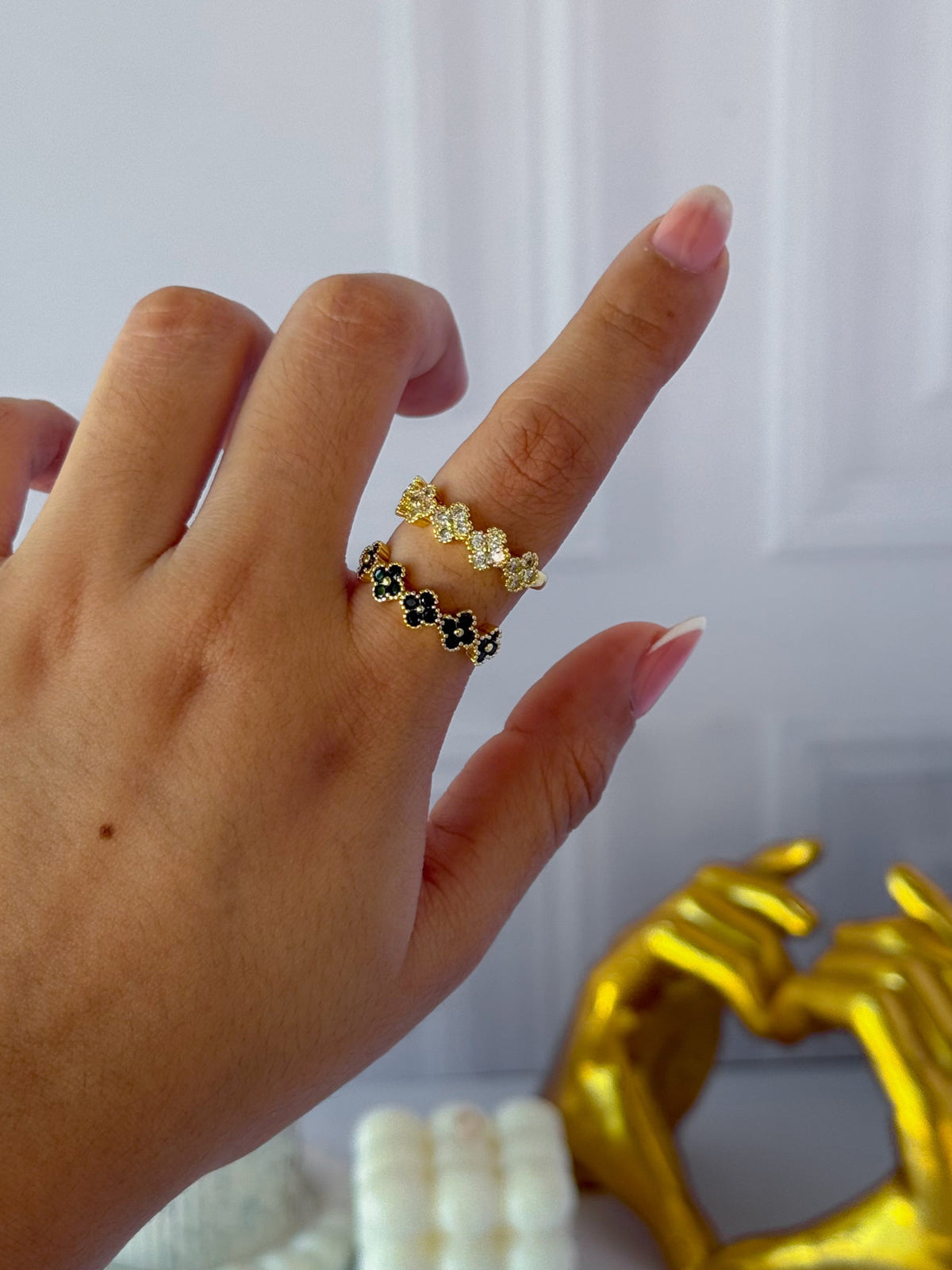 Clover ring
