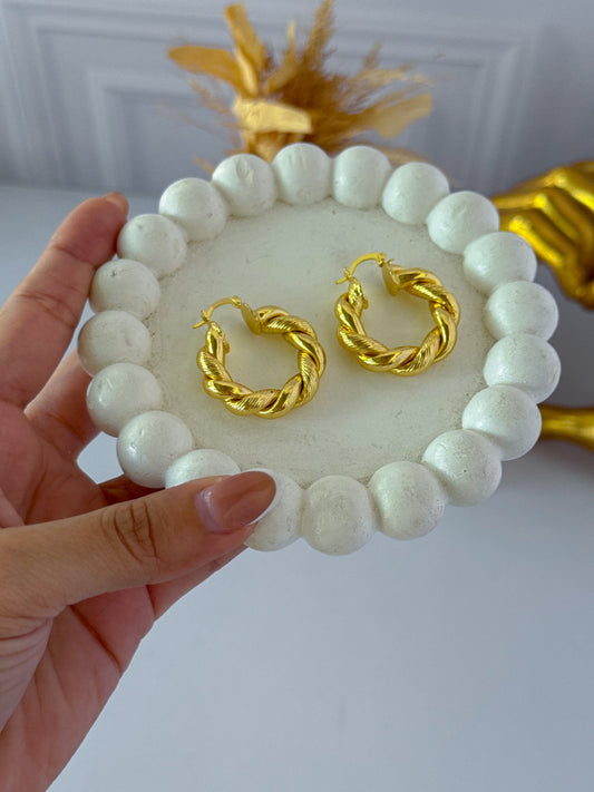 Aretes grandes de alambre en espiral