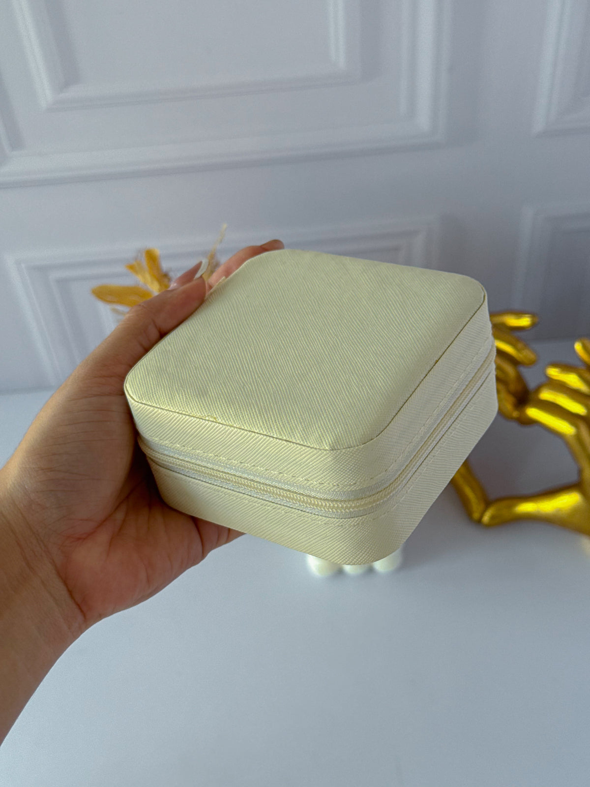 White travel jewelry box