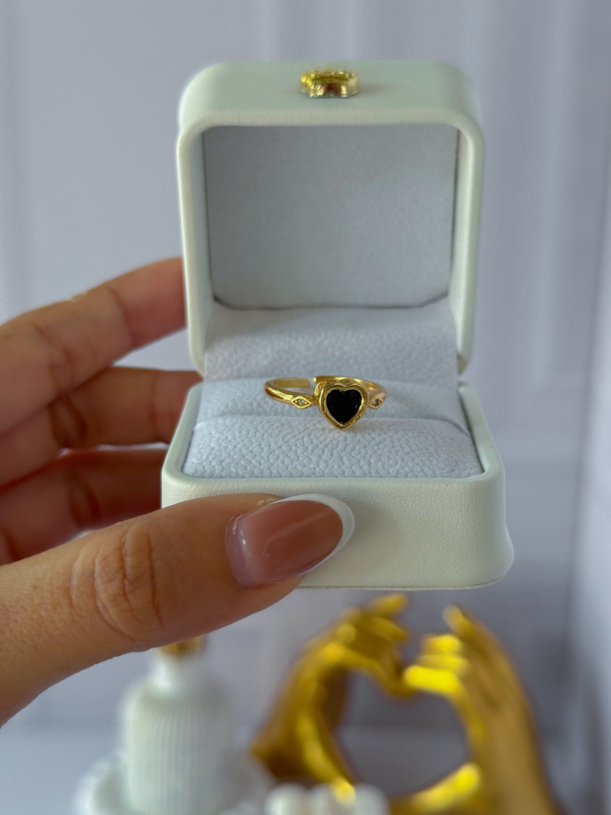 Simple heart ring
