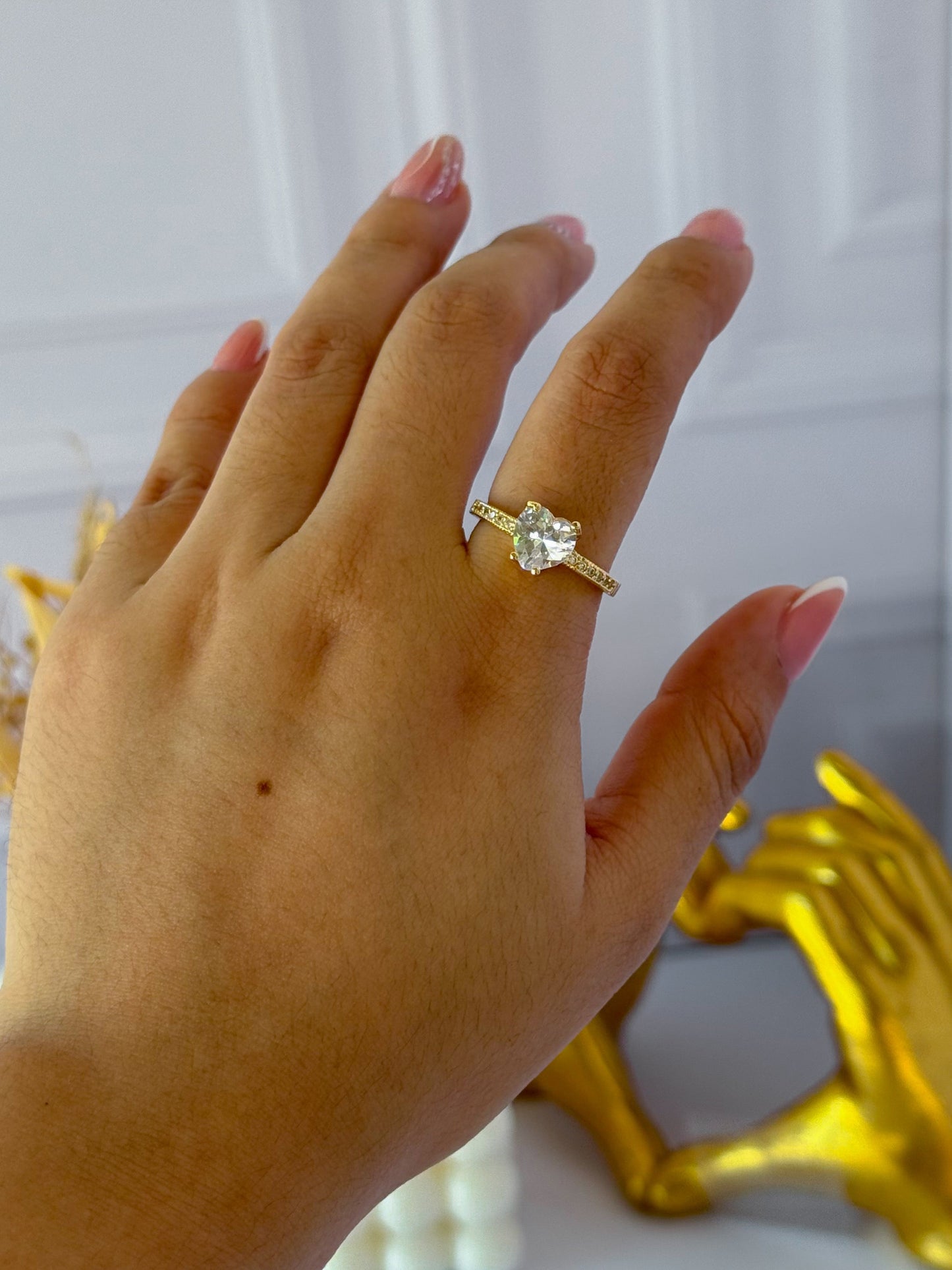 Anillo con corazón perlado