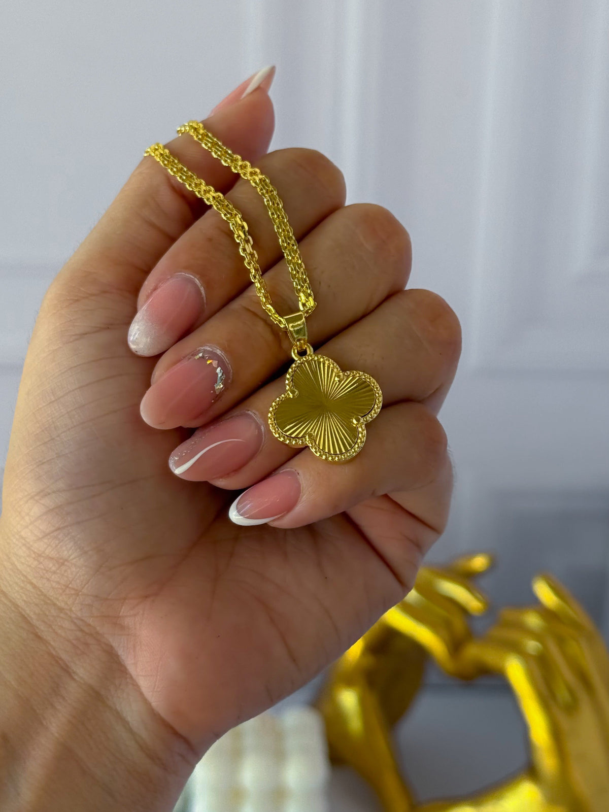 Large Chinese knot clover chain