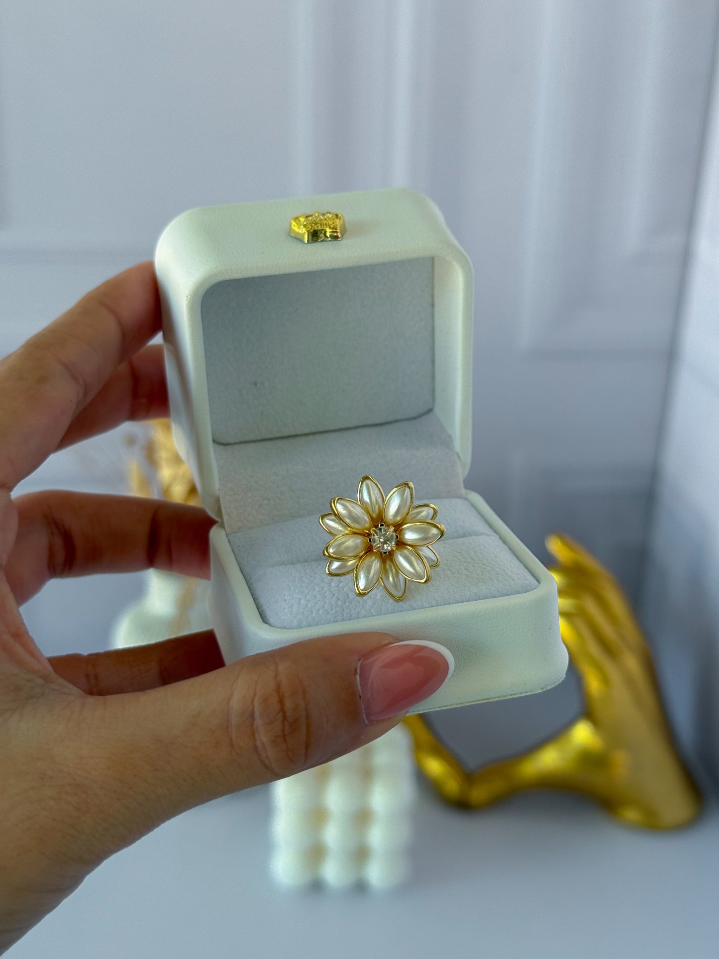 Big flower ring