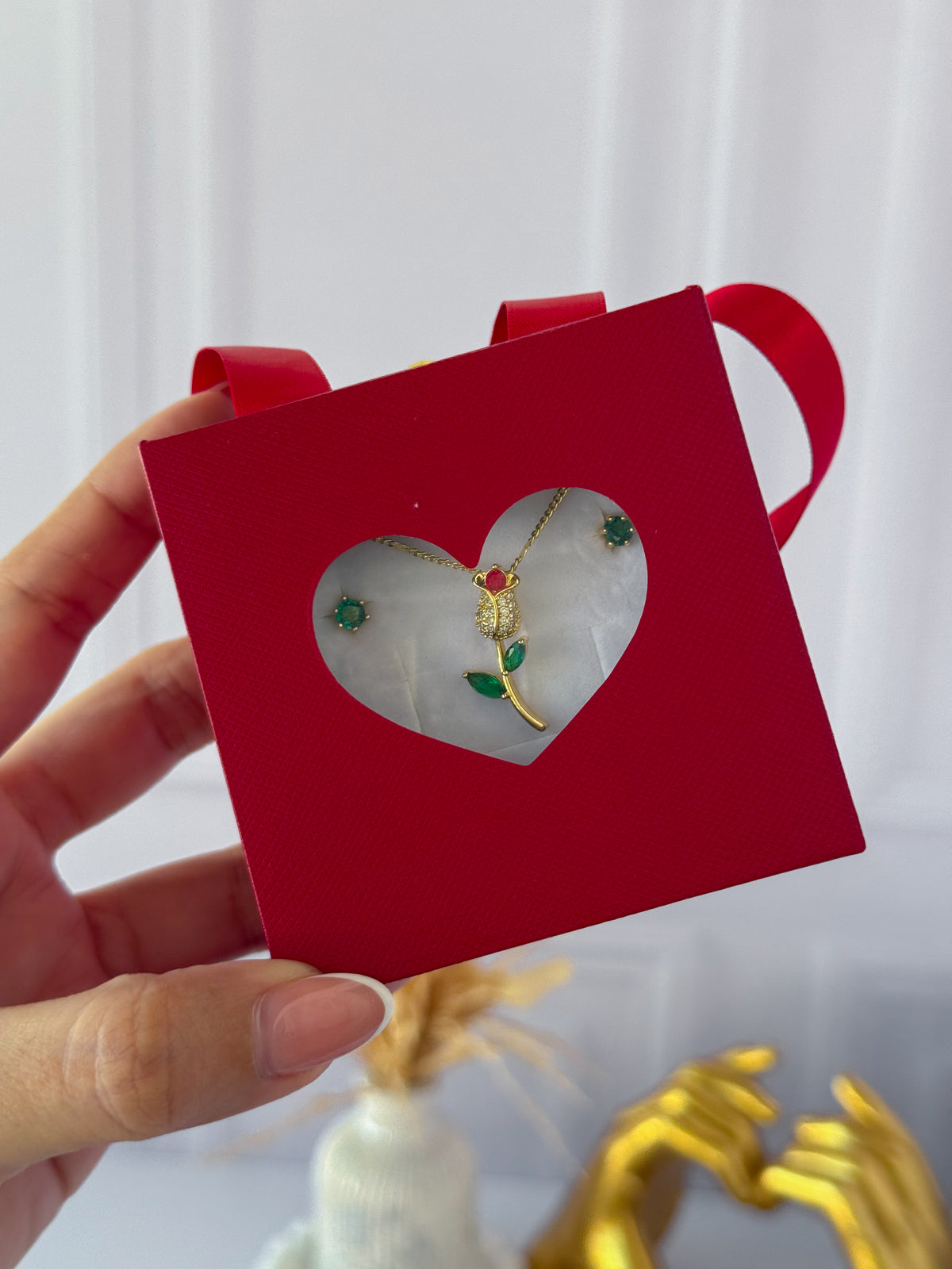 Combo tulipán con caja de corazón rojo
