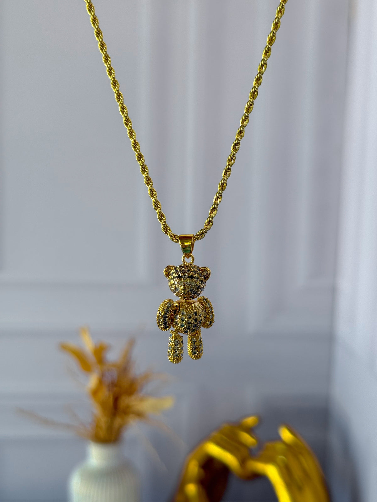 Cadena con lazo de osito de peluche tejido