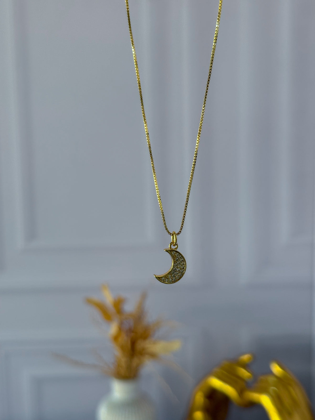 Cadena de luna pequeña perlada