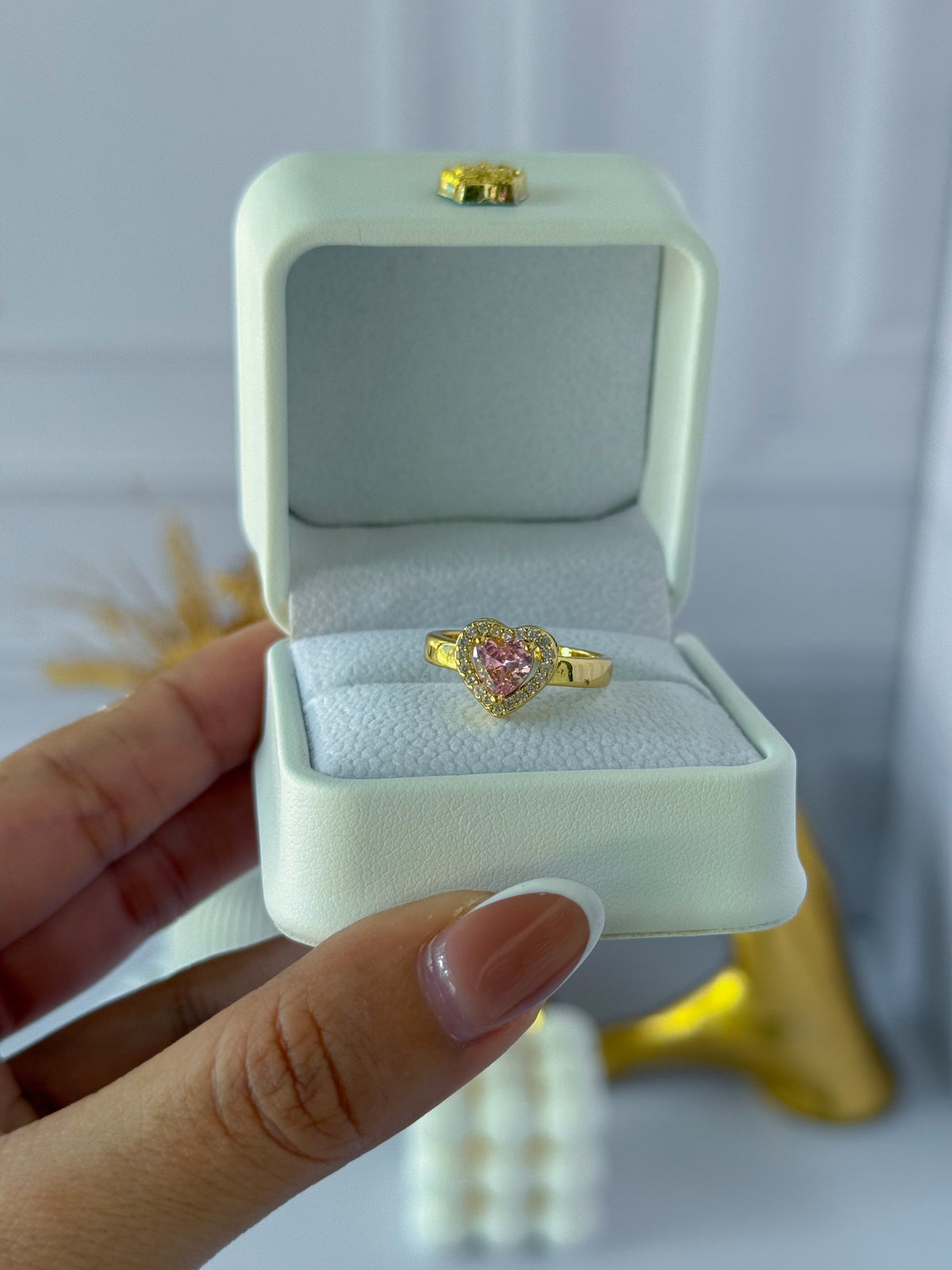 Anillo grande de corazón nacarado