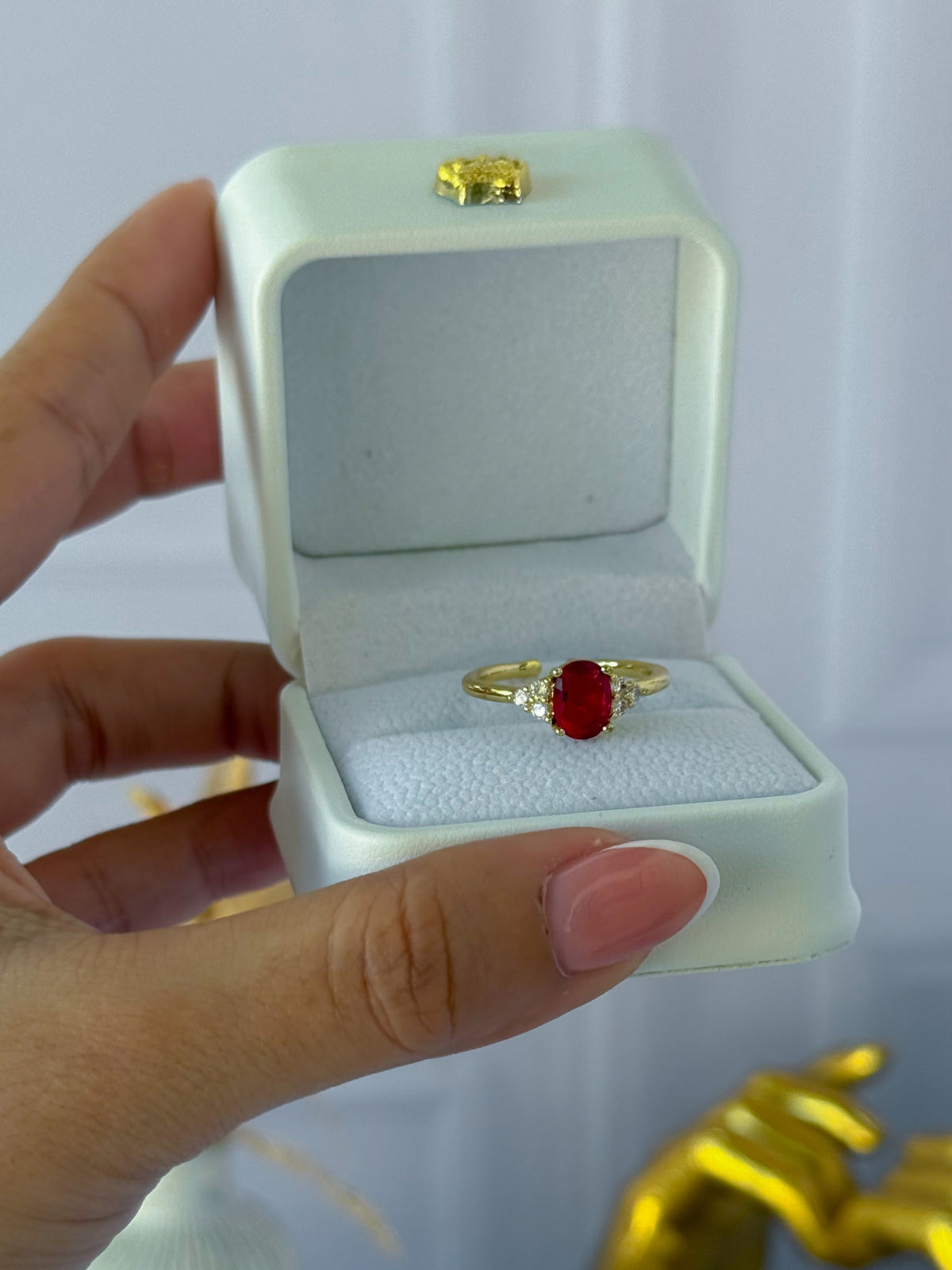 Oval ring