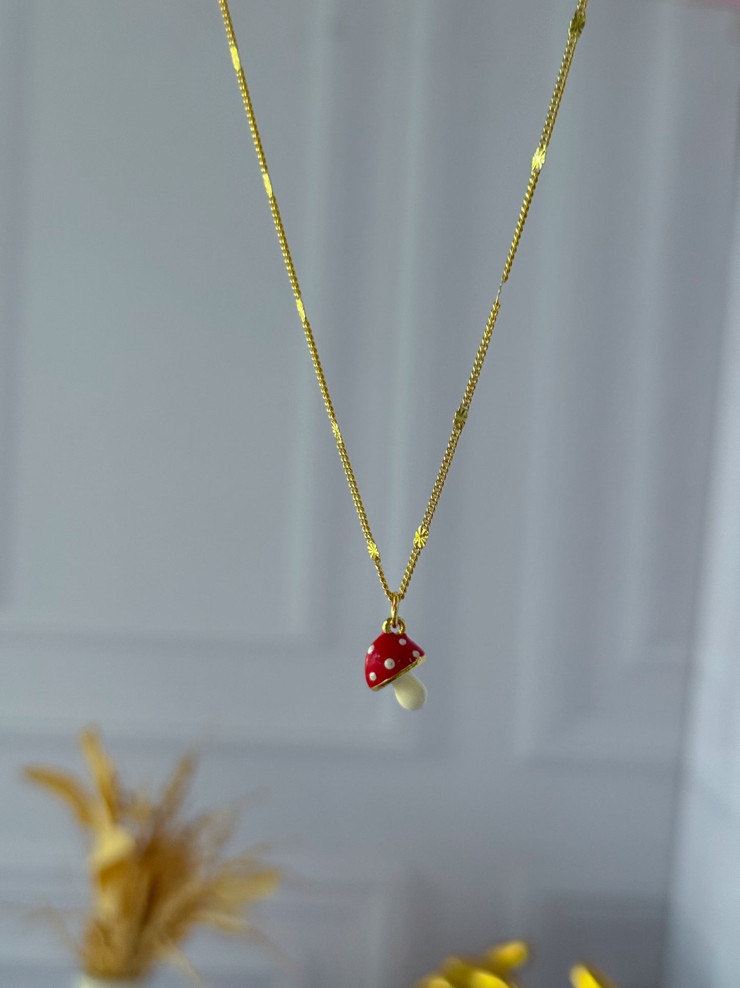 Small mushroom chain