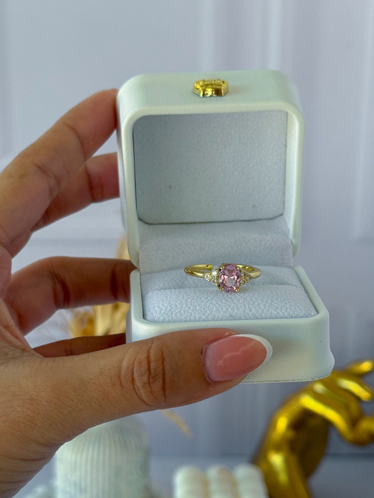 Oval ring