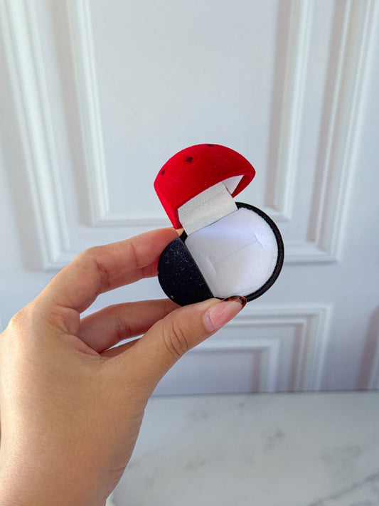 Ring box ladybug