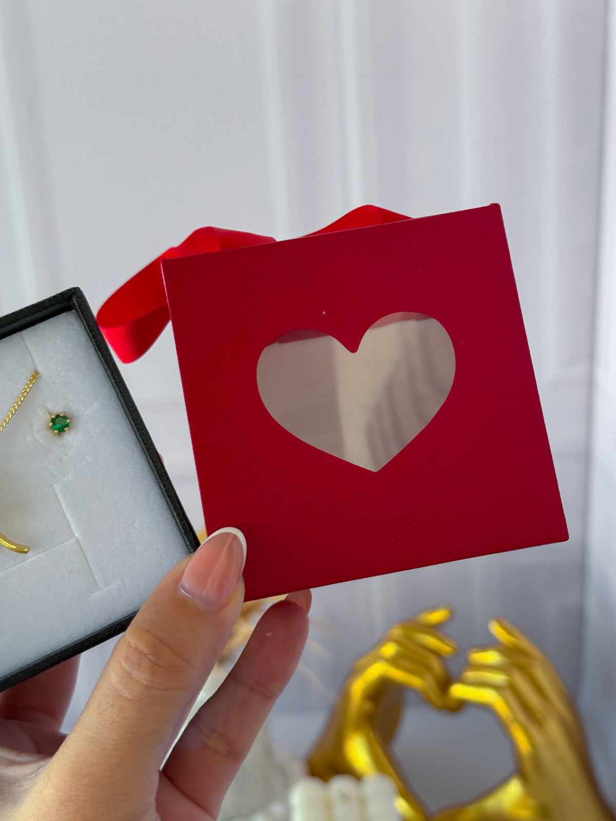 Combo tulipán con caja de corazón rojo