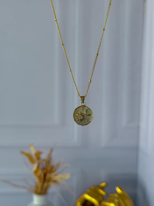 Mother-of-pearl sun and moon necklace