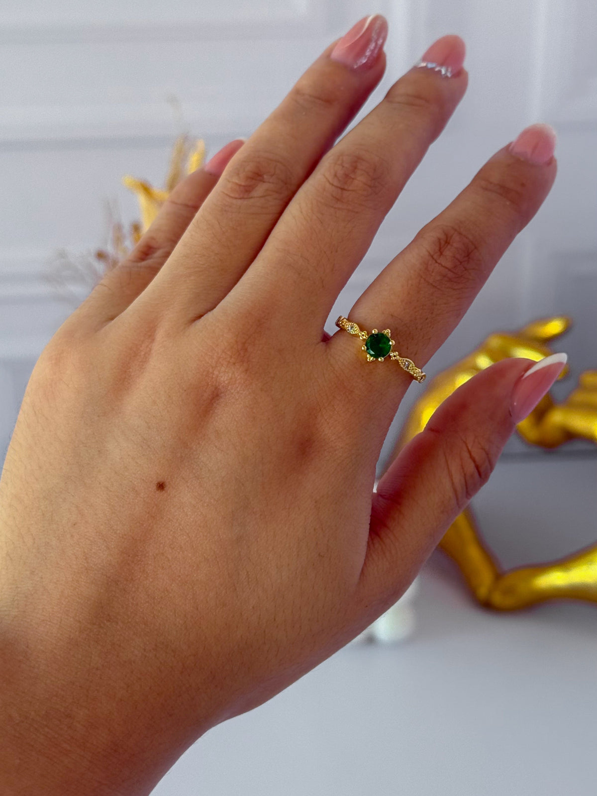 Anillo de piedra verde